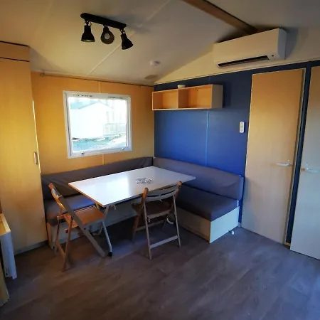 M.home Confort F021 3chbr/6pers Camping