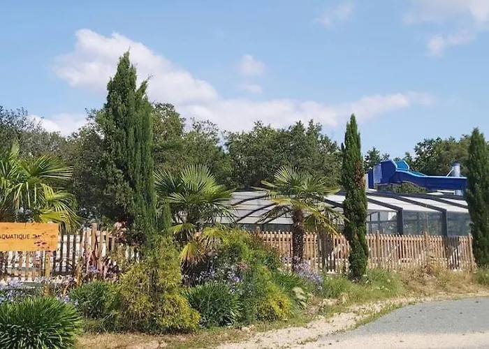 M.home Confort F021 3chbr/6pers مكان تخييم La Boissiere-de-Montaigu