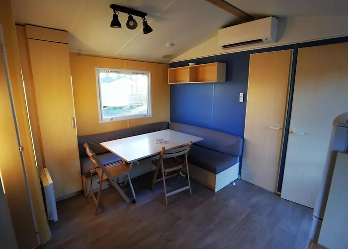 M.home Confort F021 3chbr/6pers مكان تخييم