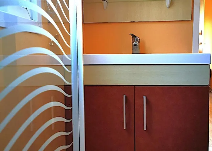 M.home Confort F021 3chbr/6pers مكان تخييم